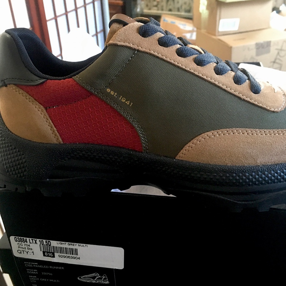 Men Runner Sneaker - Picture 2 of 7